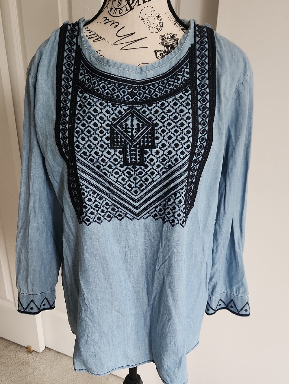 The GREAT 100% Cotton Embroidered Chambray Tunic Top SZ 1